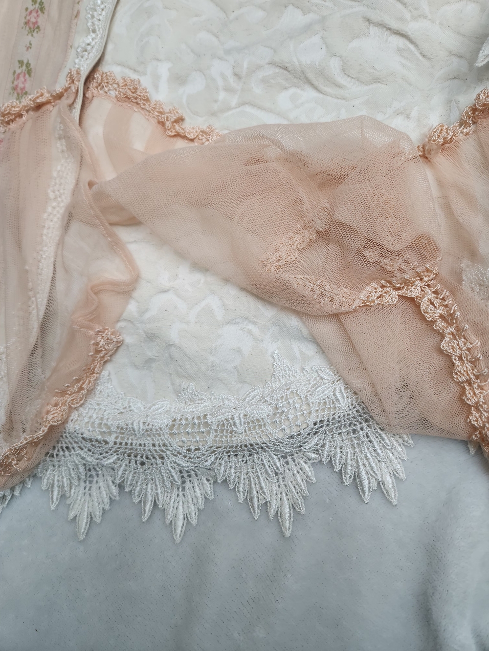 Vintage Taylor Cream and Peach Layered Lace Button-Down Top - Picture 9 of 16